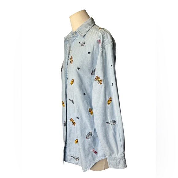 Disney Store Vintage Light Wash  Button Up Shirt Embroidered Winnie the pooh - Picture 5 of 6